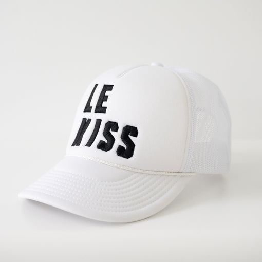 
            
                Load image into Gallery viewer, Trucker Hat Le Kiss
            
        