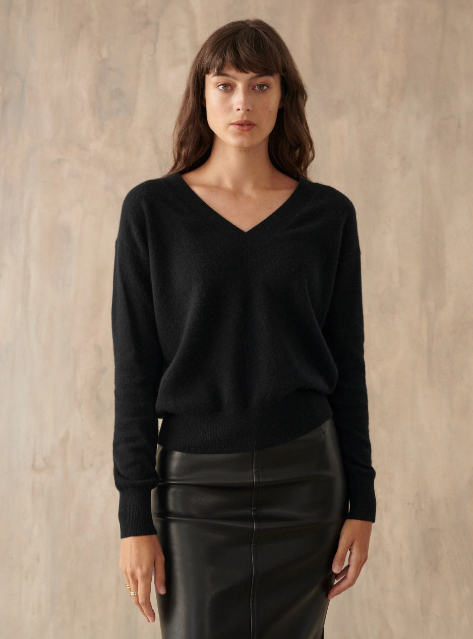 
            
                Load image into Gallery viewer, Cashmere Core V Neck
            
        